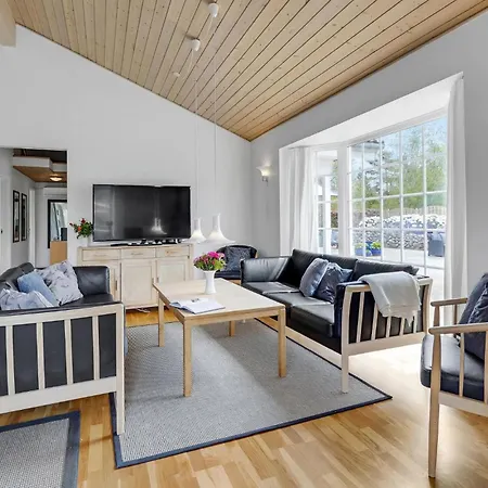 Ferienhaus Stunning In With Kitchen Oksbøl