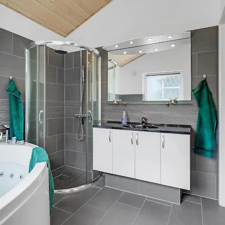 Stunning In With Kitchen * Oksbøl