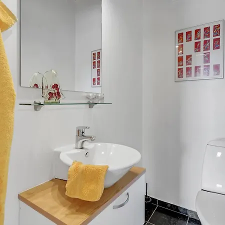 Stunning In With Kitchen Дом отдыха