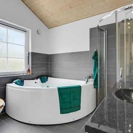 Stunning In With Kitchen *