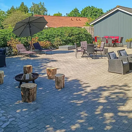 Semesterbostad Stunning In With Kitchen