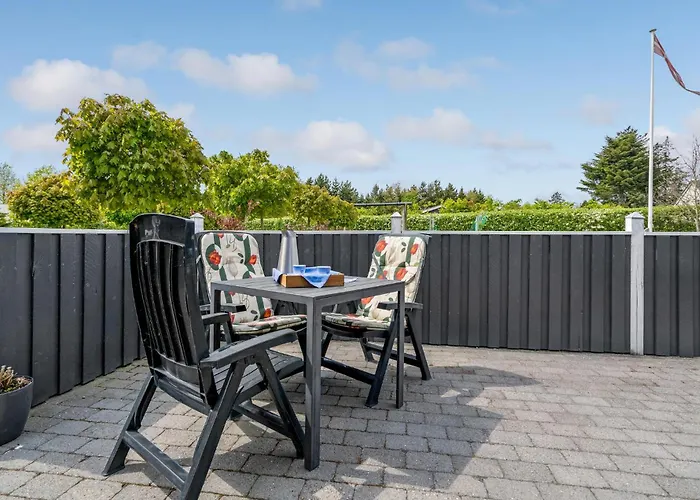 Stunning In With Kitchen