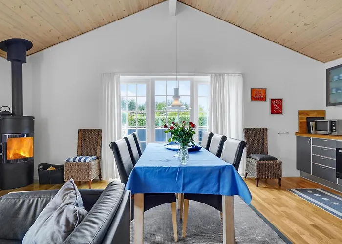 Holiday home Stunning In With Kitchen Oksbol (Syddanmark)