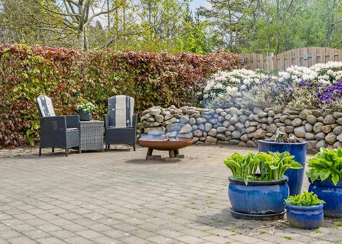 Stunning In With Kitchen Holiday home