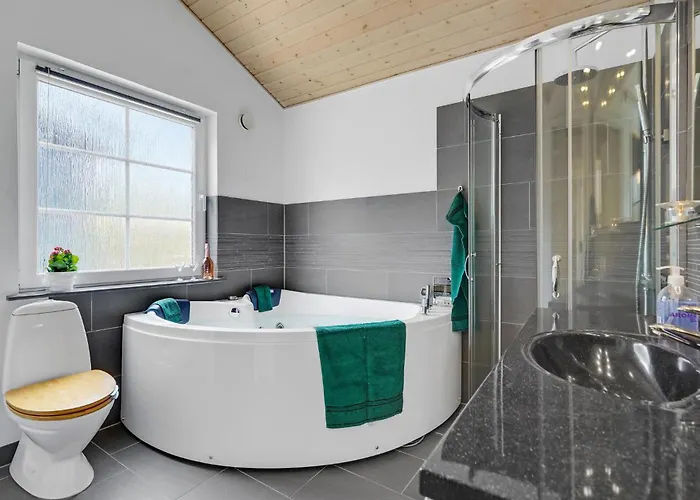 Stunning In With Kitchen *